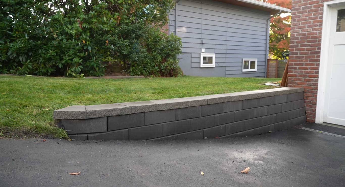Custom retaining wall design and installation in Metairie, LA